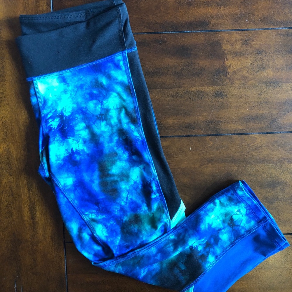 Champion Duodry Mid-Rise Capri Leggings